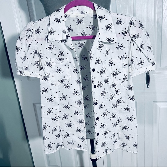 Hand Sewn Button Floral Top - Picture 7 of 8